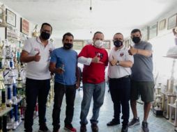 Alberto Uribe, visitó el Centro Deportivo Cultural Occidental en la colonia El Batán. ESPECIAL