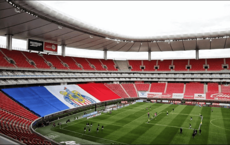 Las autoridades estatales han permitido que rojiblancos y rojinegros metan a sus respectivos estadios el 25% del aforo total. IMAGO7