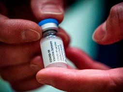 La EMA avala la aplicaciónde la vacuna, aunque con una advertencia sobre los riesgos menores de salud que ello implica. EFE/ARCHIVO