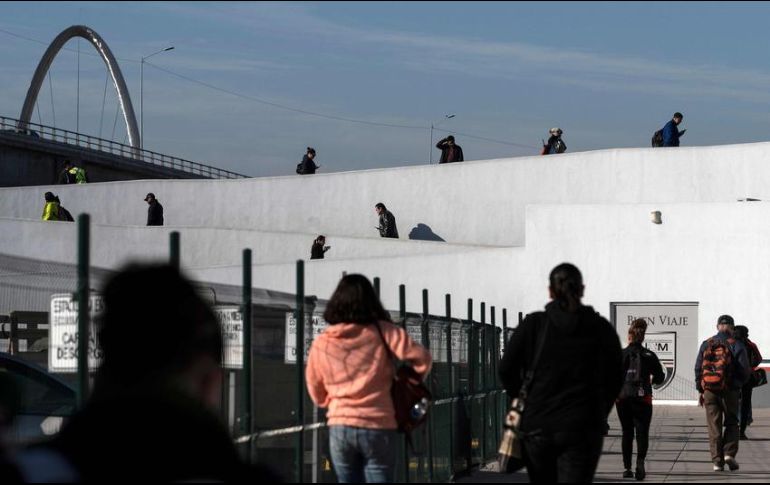 Las medidas, decretadas en marzo de 2020, sólo permiten el cruce de fronteras de los viajeros o trabajadores calificados como 