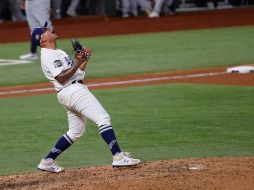 Urías permaneció siete entradas, donde sólo permitió un hit y una base por bola. EFE/ARCHIVO