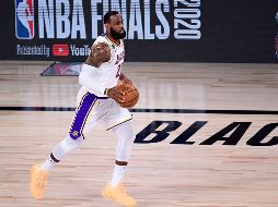 LeBron James no ha podido superar el esguince que padeció en el tobillo derecho debido a que su recuperación ha sido más lenta de lo esperado. AFP / ARCHIVO