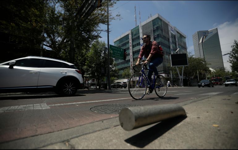 Debido a su ubicación y sus características, cientos de bolardos en la metrópoli han sido derribados o destruidos por automóviles. EL INFORMADOR/F. Atilano