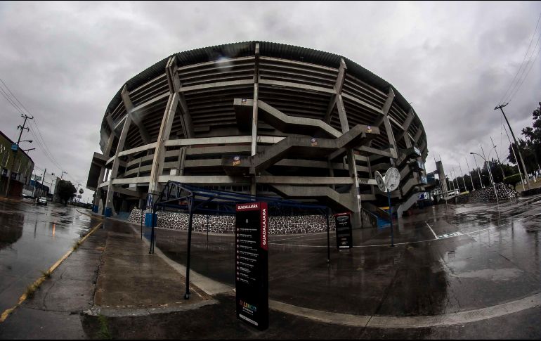 El Clásico Tapatío que debía jugarse el 24 de octubre de 2015 fue suspendido por la Liga MX cuando se dijo que el huracán ''Patricia'' llegaría a Guadalajara como categoría 3, aunque no ocurrió así. EL INFORMADOR / ARCHIVO