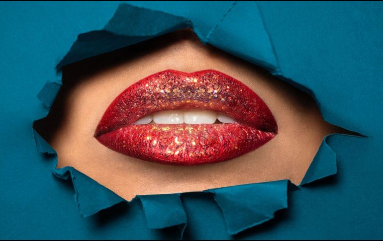 Descubre el rojo que te hace lucir espectacular. /ESPECIAL/Photo by Guido Fux on Unsplash