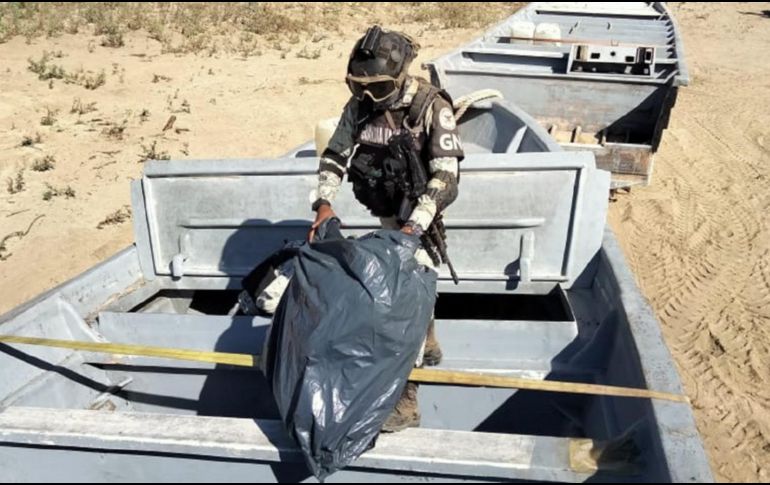 La droga fue localizada en un costal de tela junto a 135 bidones vacíos; eran aproximadamente 10 kilos y medio. ESPECIAL