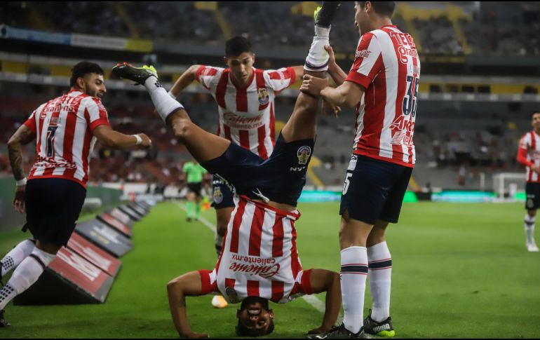 La sociedad entre Ángel Zaldívar y Alexis Vega le ha pagado buenos dividendos al Guadalajara en los últimos dos juegos de los rojiblancos. EL INFORMADOR/F. Atilano