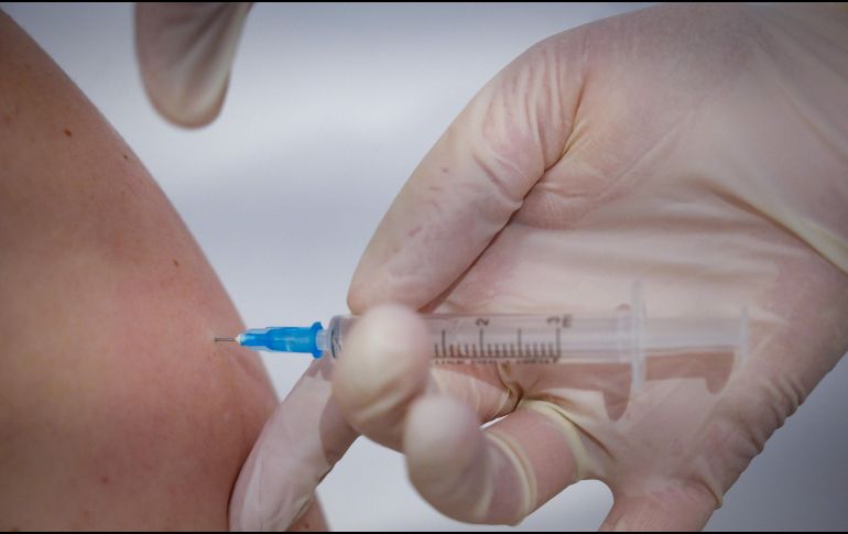 La vacuna Sputnik V ha sido registrada hasta el momento en 61 países y tiene una eficacia del 97.6%. AFP / N. Kolesnikova