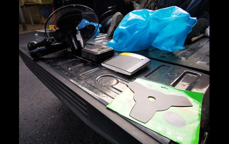 Los tres presuntos ladrones quedaron a disposición del Ministerio Público. ESPECIAL / Policía de Guadalajara