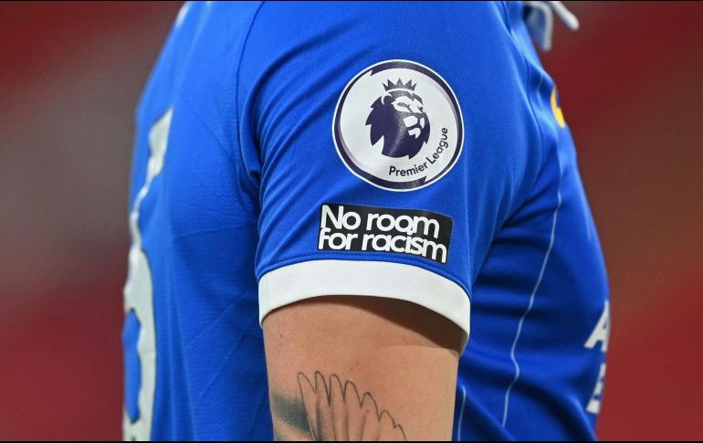 CONSTANTE. Los ingleses viven una batalla en los campos de futbol que no para desde hace mucho tiempo. AFP