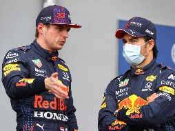 ''Duro día en la oficina para Verstappen y 'Checo' Pérez'', dijo Red Bull en Twitter. AFP / ARCHIVO