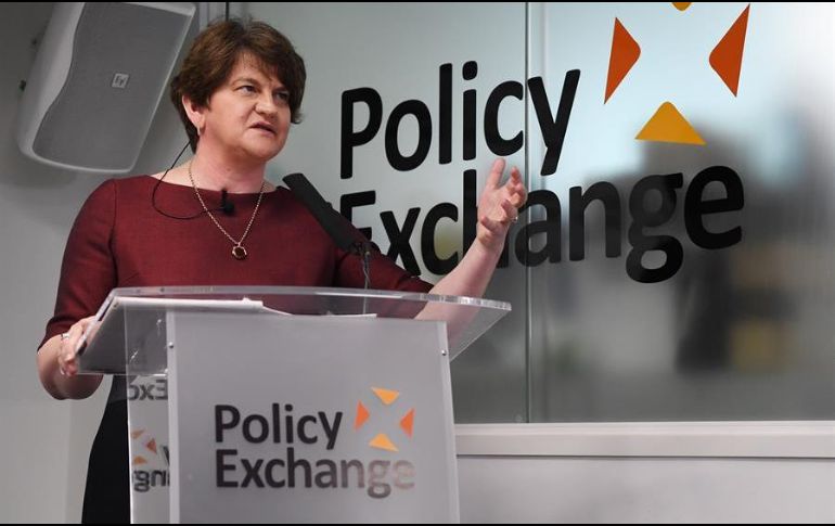 Durante las negociaciones sobre el Brexit, Foster jugó un destacado papel gracias a la posición estratégica del DUP en el Parlamento de Londres. EFE/F. Arrizabalaga