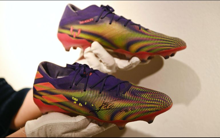 Fue el 22 de diciembre de 2020 cuando Messi empezó a mirar a 'O Rei' Pelé por el retrovisor tras superarlo como máximo goleador en un mismo club. EFE / N. Hall