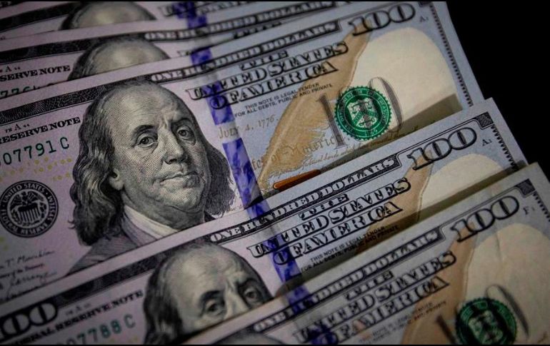 Este jueves, el peso fue la segunda divisa más depreciada, cuya caída estuvo relacionada con las mayores tasas de los bonos estadounidenses. EFE/ARCHIVO