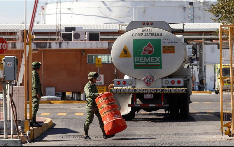 Pemex informó que no tiene registros de contrataciones con la empresa denominada Marítima Internacional S.A de C.V., entidad diferente a la solicitada por la hoy recurrente. EFE / ARCHIVO