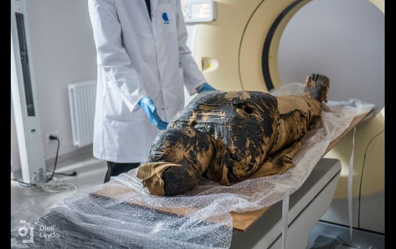 La identidad de la mujer se desconoce y se cree que fue encontrada en las tumbas reales de Tebas, en el Alto Egipto. AFP/Warsaw Mummy Project-A. Leydo