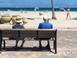 Personal de un salón de belleza en Canadá enseñó a un hombre mayor a peinar a su esposa. ESPECIAL / PEXELS