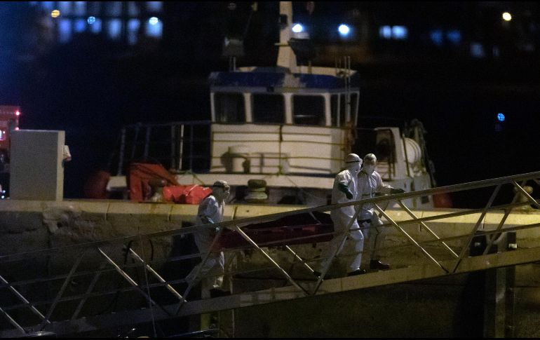 El salvamento se dio dos días después de que llegara remolcada a otra isla de Canarias una embarcación con los cadáveres de 24 migrantes a bordo. AP/A. Gutiérrez