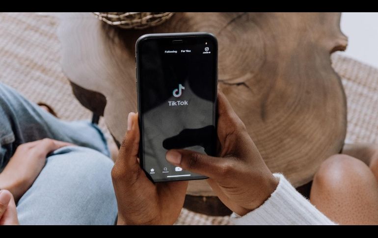 Este no es el primer caso de uniformados separados de su cargo por difundir material viral en TikTok. ESPECIAL/PEXELS