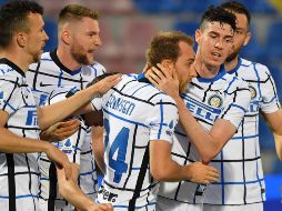 El Inter, que no ganaba un trofeo desde la Copa Italia de 2011, puso fin a la histórica racha de nueve títulos ligueros consecutivos del Juventus. EFE