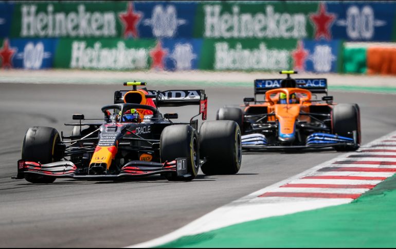 El tricolor se ubicó sexto en el campeonato de pilotos, con 22 puntos, y comentó que le falta para acostumbrarse completamente a su RB16. EFE / J. Sena