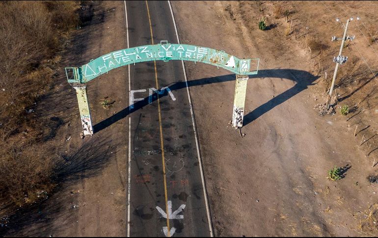 Un tramo de la carretera Apatzingán-Aguililla. El municipio de Aguililla está en disputa por los cárteles Nueva Generación y de La Nueva Familia Michoacana. AFP/ARCHIVO