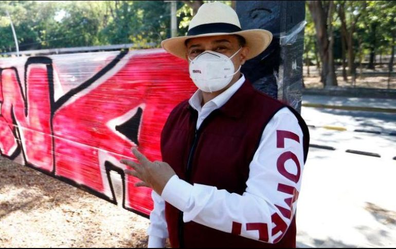 TWITTER / @DrCarlosLomeli