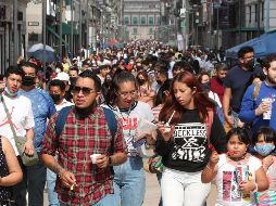 México ocupa el decimoquinto lugar mundial en número de contagios y el tercer puesto con más decesos por la pandemia. EFE / M. Guzmán