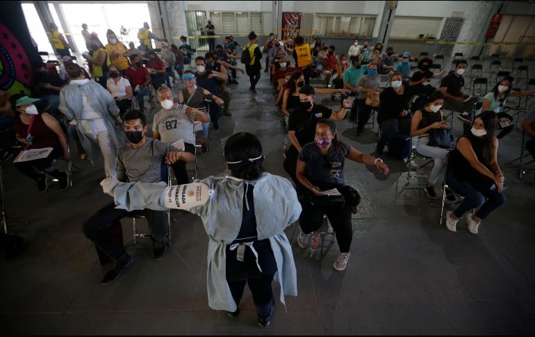 Destacan que se ha logrado que el proceso de inmunización con el biológico de Cansino demore en promedio 28 minutos. EL INFORMADOR / ARCHIVO