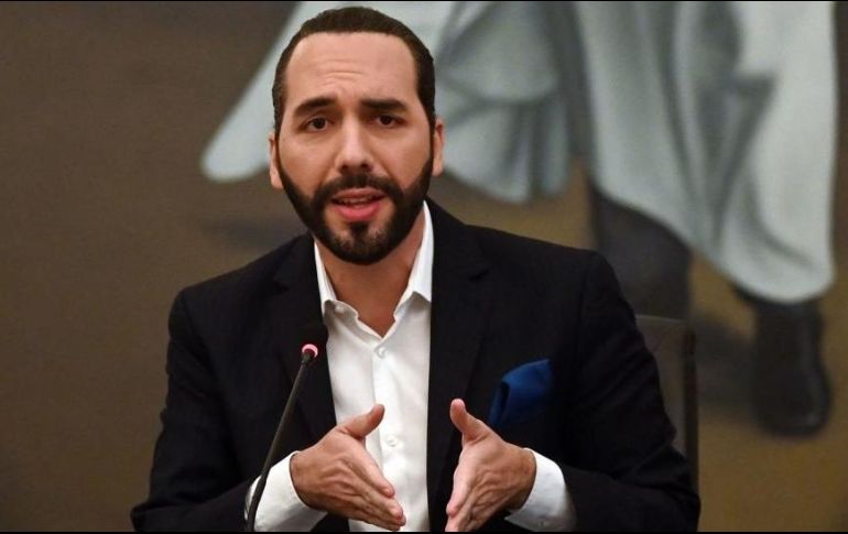 A dos años de conseguir un triunfo histórico en las elecciones, Bukele cuenta con un gran apoyo popular pero cada vez recibe más críticas por un supuesto mandato de tintes autoritarios. MARVIN RECINOS / AFP