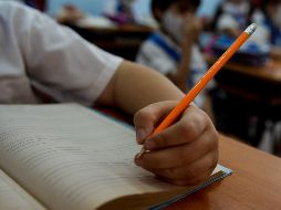 La aplicación de la prueba PISA para estudiantes de secundaria se ha suspendido. AFP/ARCHIVO