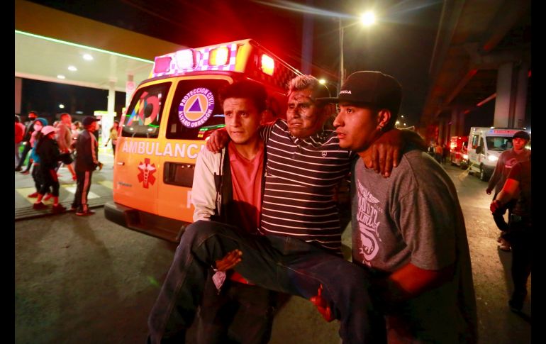 Al menos 49 heridos fueron trasladados a hospitales y se reportan 20 personas fallecidas tras el accidente. EFE/ C. Ramírez