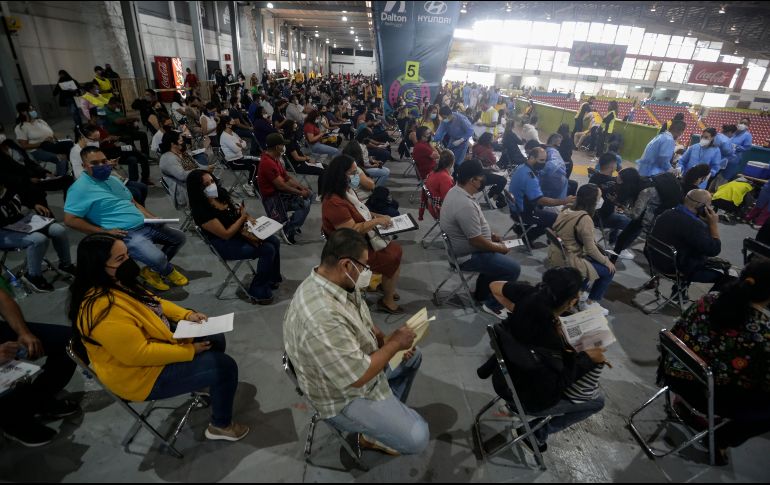 La Secretaría de Salud recordó que son 203 mil 850 las dosis asignadas para el personal docente. EL INFORMADOR / ARCHIVO