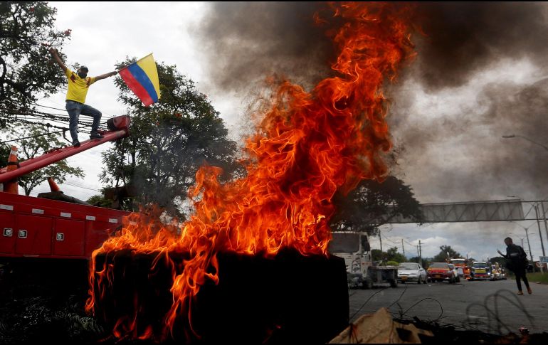 Lo que empezó como una manifestación pacífica el 28 de abril en rechazo a una reforma fiscal ya retirada se transformó en las más graves protestas contra el gobierno desde que llegó al poder en 2018. EFE / E. Guzmán Jr