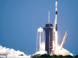 El lanzamiento se llevó a cabo a la hora programada, las 15.01 hora local, desde el complejo de la Estación Espacial de Cabo Cañaveral. AP / J. Roux
