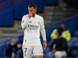 El extremo belga del Real Madrid Eden Hazard se disculpó este jueves tras la polémica suscitada por sus imágenes riendo con antiguos compañeros del Chelsea. AP