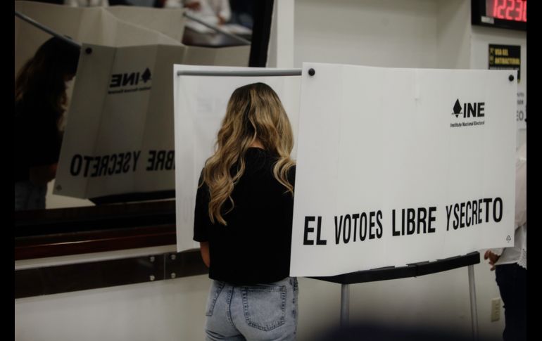 10 mil 123 mesas de casillas serán sanitizadas antes, durante y después del proceso, además los funcionarios de casilla portarán careta. EL INFORMADOR / G. Gallo