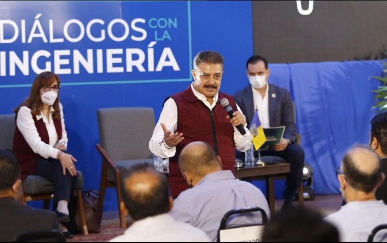 De llegar al cargo tras la próxima elección del 06 de junio, Carlos Lomelí prometió mantener coordinación y trabajar de la mano con los colegios para lograr el crecimiento, el desarrollo y la verticalización de Guadalajara. ESPECIAL