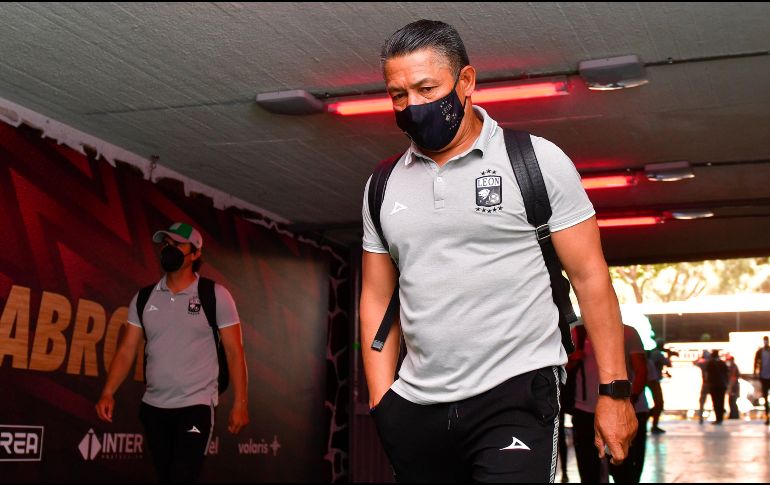 Ambriz que ya ha sonado para dirigir a Tigres y Chivas, parece que ya tiene un camino más seguro que seguir. Imago7