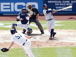 José Altuve estuvo sólido con el madero para ayudar a la victoria de Houston. EFE/J. Szenes
