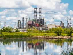 El Gobierno federal y las empresas privadas mantienen una lucha por el predominio energético. SUN/C. Lemus