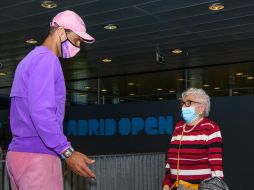 A través de ese medio, Carlos pidió si Nadal podía tomarse una foto con su abuela, solicitud que fue cumplida. TWITTER / @MutuaMadridOpen