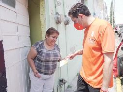 Este viernes, Mauro Garza visitó el barrio de la Capilla de Jesús, en Guadalajara. ESPECIAL