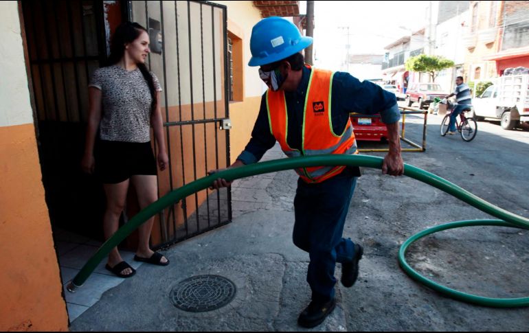 Para solicitar el servicio de pipas gratuitas se puede llamar a la línea telefónica SIAPATEL 3668-2482. ESPECIAL / SIAPA