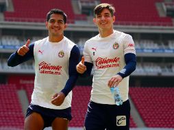 “Chapo” Sánchez y “Conejito” Brizuela serán piezas importantes para que los rojiblancos logren el boleto. TWITTER/@CHIVAS