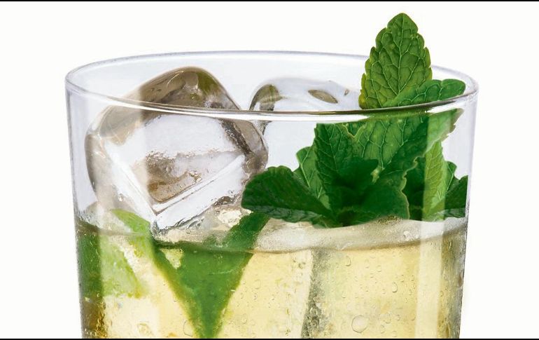 Rebujito, mezcla de jerez, refresco de limón y hierbabuena. ESPECIAL