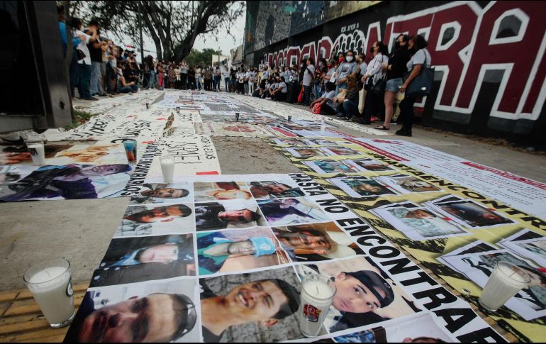 Las madres renovaron el mural y escribieron los nombres de las personas desaparecidas recientemente. EL INFORMADOR / G. Gallo