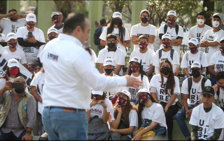 Uribe ha presumido el respaldo de liderazgos ex panistas y ex priistas. ESPECIAL /