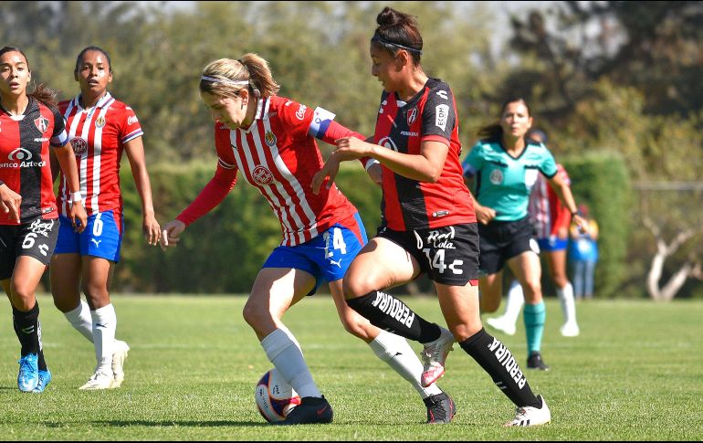 Este martes se anunciaron los horarios de esta serie entre rojiblancas y rojinegras. IMAGO7