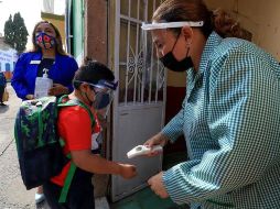 Autoridades locales rechazaron que los casos sean sospechosos de COVID; mencionan que se trata de otra enfermedad aunque sin especificar cuál. EFE/L. Ramírez